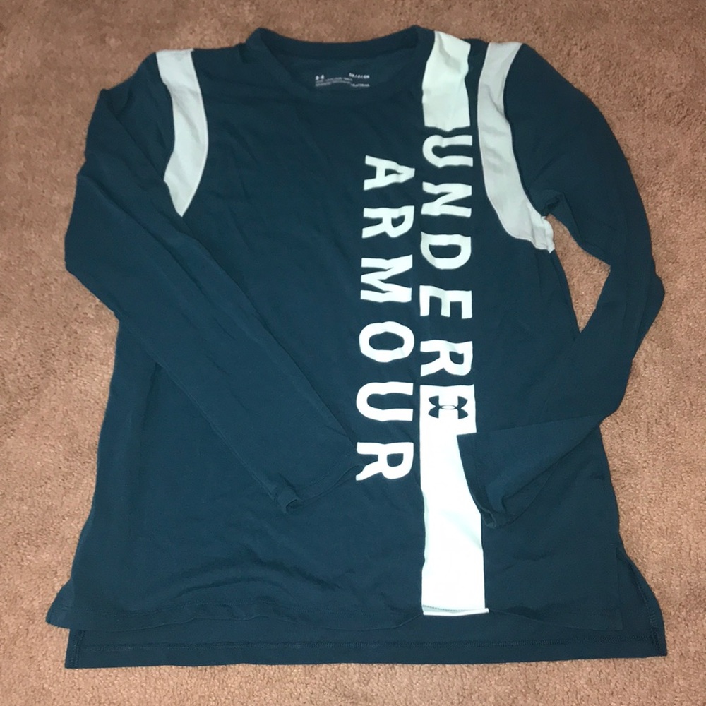 Under Armour top